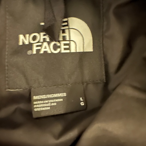 The North Face Puffer - Picture 3 of 3